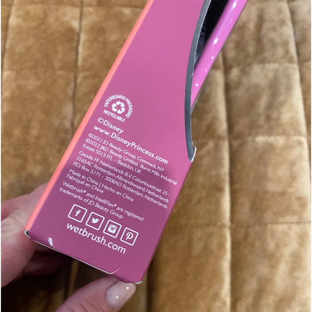 Princess Jasmine WET brush! LIMITED EDITION detangler- great 4 kids and adults! - Picture 5 of 9